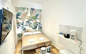 Bari annette room